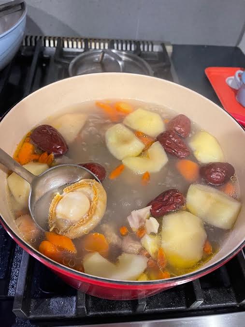 Apple Carrot Abalone Chicken Soup