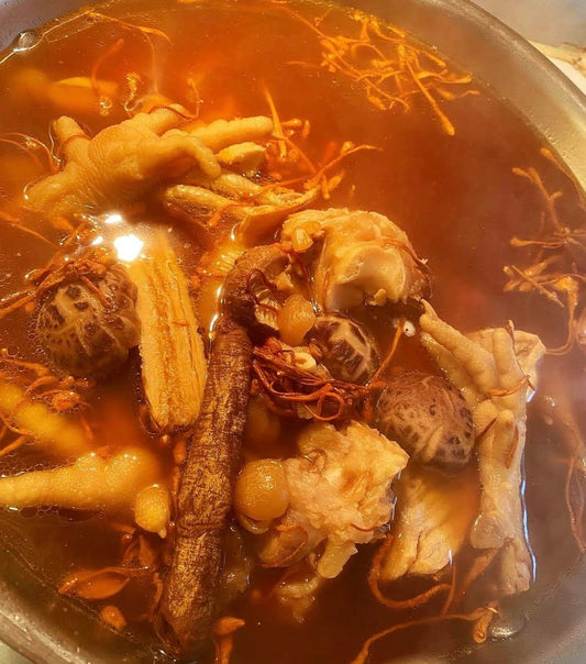 蟲草花花菇鳳爪豬脚根湯 Cordyceps Flower Mushroom Pork  Bone Soup.